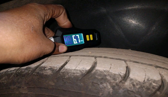 2025 Volkswagen TAIGUN HIGHLINE 1.0 TSI AT, Petrol, Automatic, 3,695 km, tyre