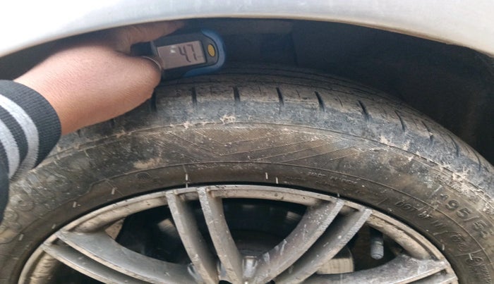 2011 Ford Fiesta ZXI 1.6 PETROL, Petrol, Manual, 79,349 km, tyre