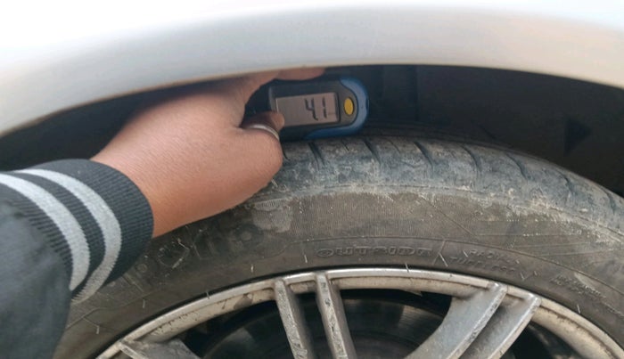 2011 Ford Fiesta ZXI 1.6 PETROL, Petrol, Manual, 79,349 km, tyre