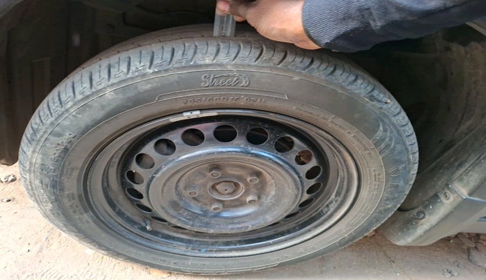 2020 Maruti Vitara Brezza VXI, Petrol, Manual, 72,254 km, tyre