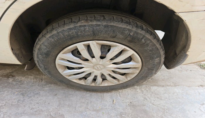 2020 Maruti Dzire VXI, Petrol, Manual, 1,81,232 km, tyre