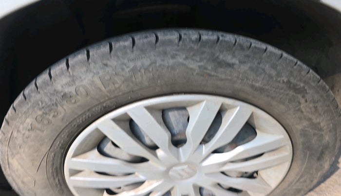 2020 Maruti Dzire VXI, Petrol, Manual, 1,81,232 km, tyre