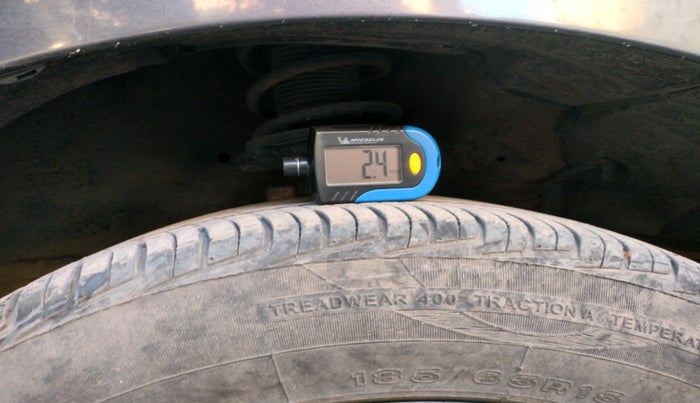 2015 Maruti Swift ZXI, Petrol, Manual, 1,31,952 km, tyre