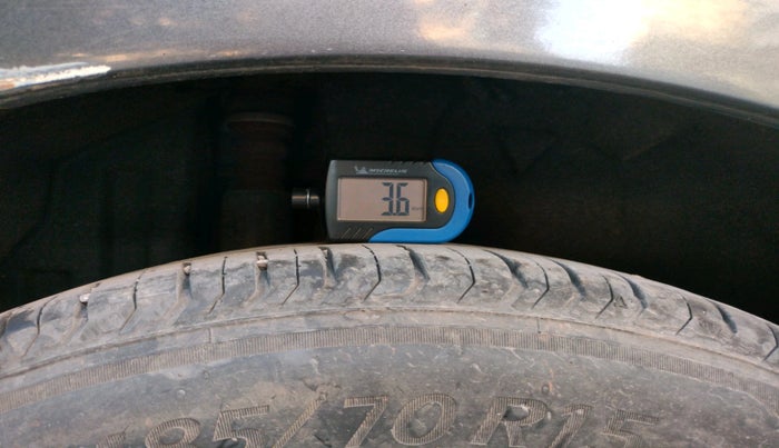 2015 Maruti Swift ZXI, Petrol, Manual, 1,31,952 km, tyre