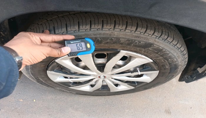 2017 Mahindra KUV 100 NXT K2 D 6S, Diesel, Manual, 1,32,577 km, tyre