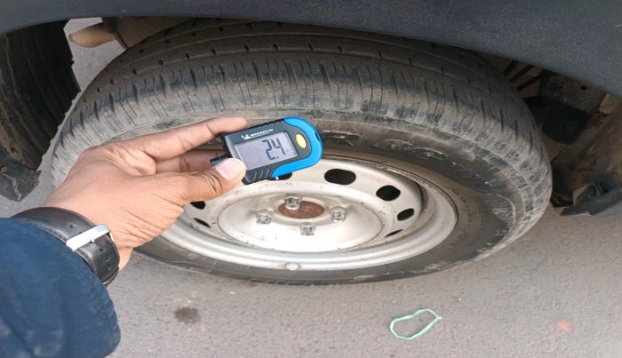 2017 Mahindra KUV 100 NXT K2 D 6S, Diesel, Manual, 1,32,577 km, tyre