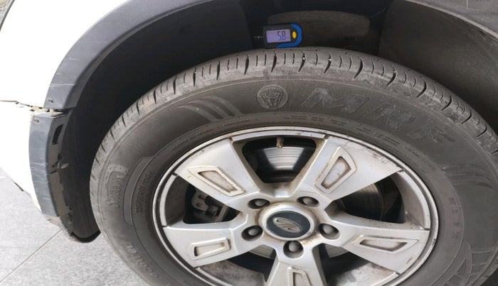 2013 Mahindra XUV500 W8, Diesel, Manual, 81,575 km, tyre