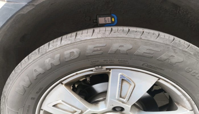 2013 Mahindra XUV500 W8, Diesel, Manual, 81,575 km, tyre