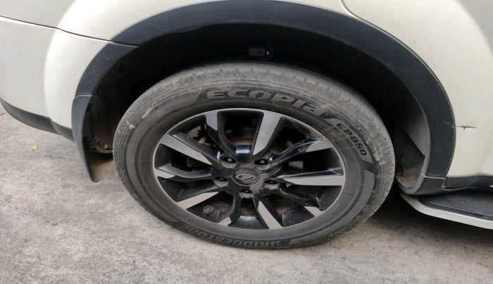 2019 Mahindra XUV500 W11 (O) AT, Diesel, Automatic, 1,11,639 km, tyre