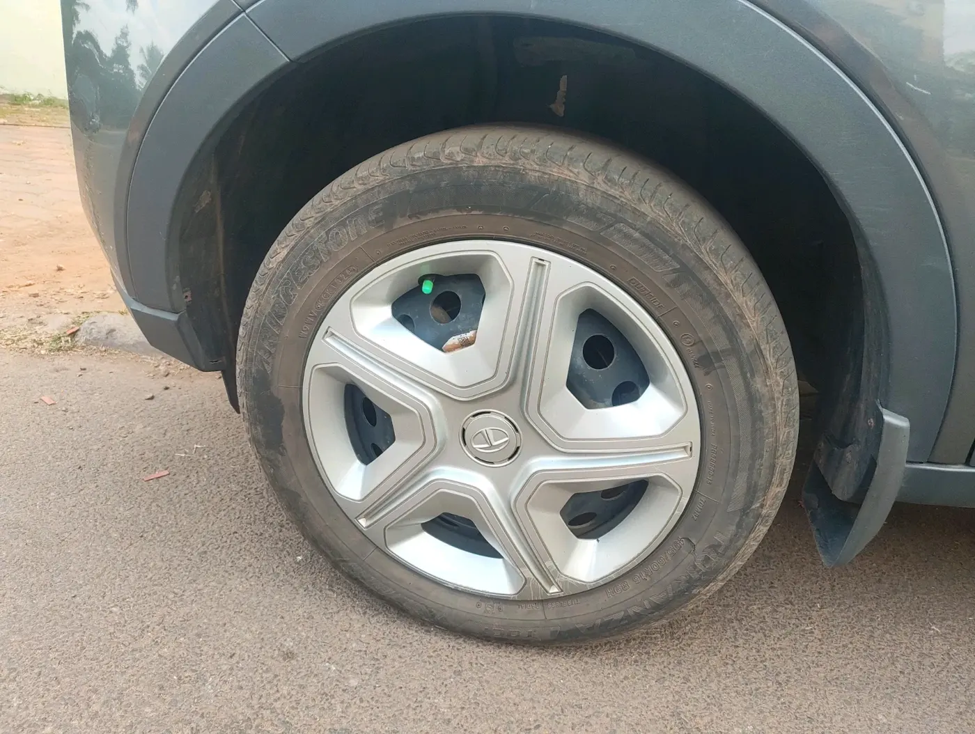 2022 Tata NEXON XM SUNROOF PETROL, Petrol, Manual, 84,153 km, tyre