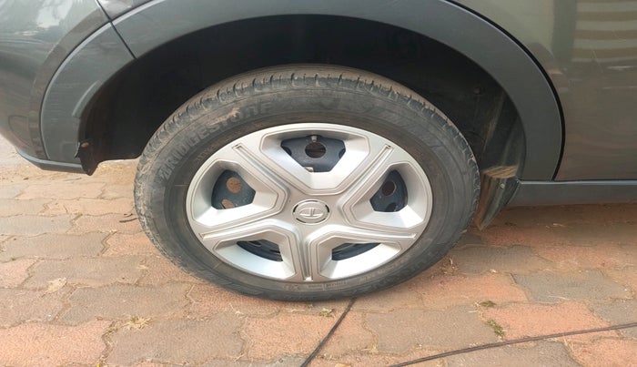 2022 Tata NEXON XM SUNROOF PETROL, Petrol, Manual, 84,152 km, tyre