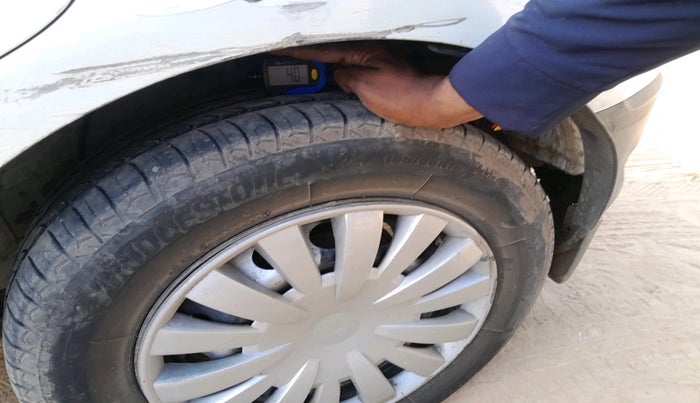 2014 Ford Ecosport TREND 1.5L DIESEL, Diesel, Manual, 1,80,117 km, tyre