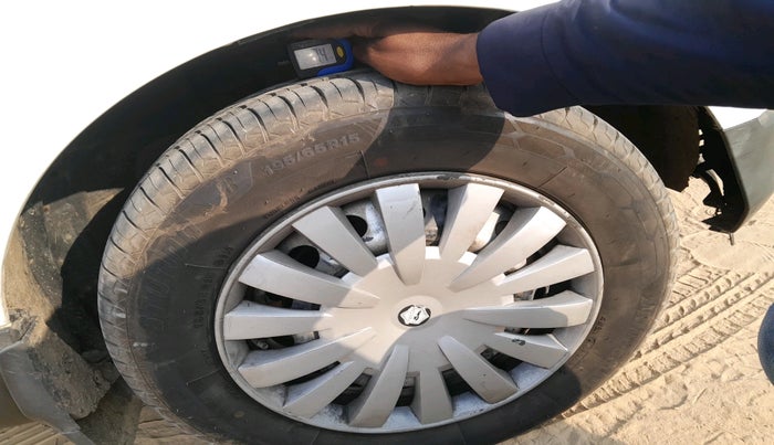 2014 Ford Ecosport TREND 1.5L DIESEL, Diesel, Manual, 1,80,117 km, tyre