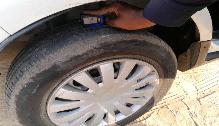 2014 Ford Ecosport TREND 1.5L DIESEL, Diesel, Manual, 1,80,117 km, tyre