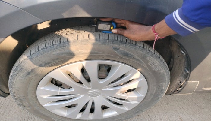 2015 Maruti Ertiga VXI CNG, Petrol, Manual, 1,10,293 km, tyre