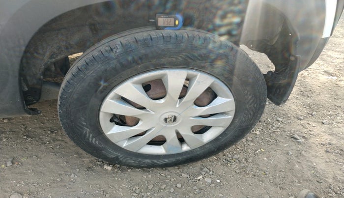 2017 Renault Kwid RXL, Petrol, Manual, 90,151 km, tyre