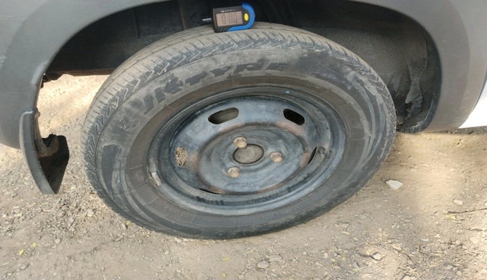 2017 Renault Kwid RXL, Petrol, Manual, 90,151 km, tyre