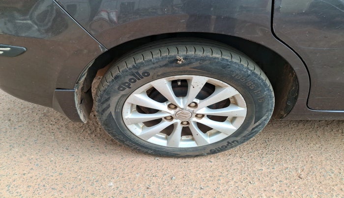 2013 Maruti Ertiga ZDI, Diesel, Manual, 1,34,401 km, tyre