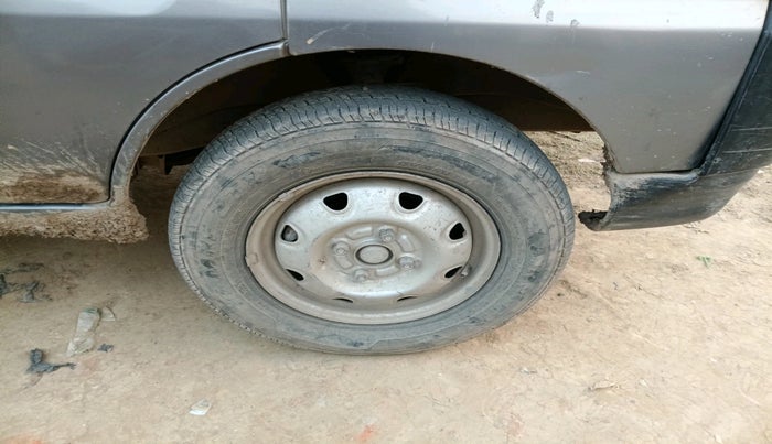 2015 Maruti Eeco 5 STR WITH A/C+HTR, Petrol, Manual, 64,977 km, tyre