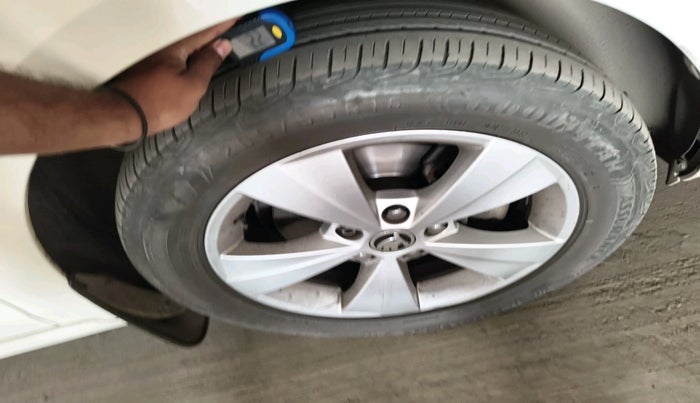 2019 Skoda Octavia STYLE 1.4 TSI, Petrol, Manual, 95,113 km, tyre