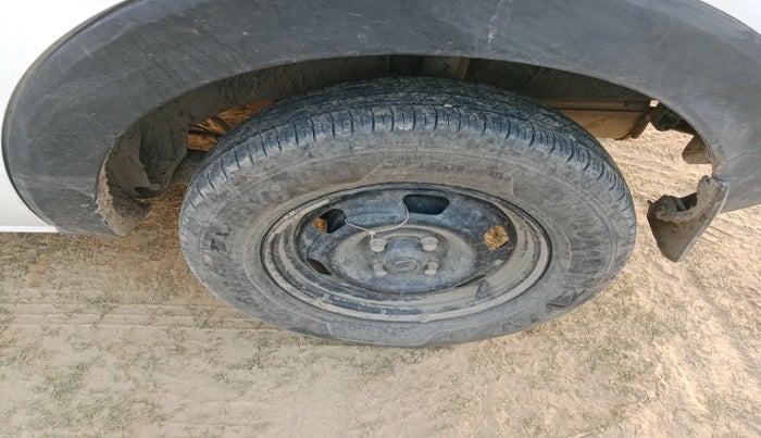 2025 Renault TRIBER RXE MT, Petrol, Manual, 21,706 km, tyre