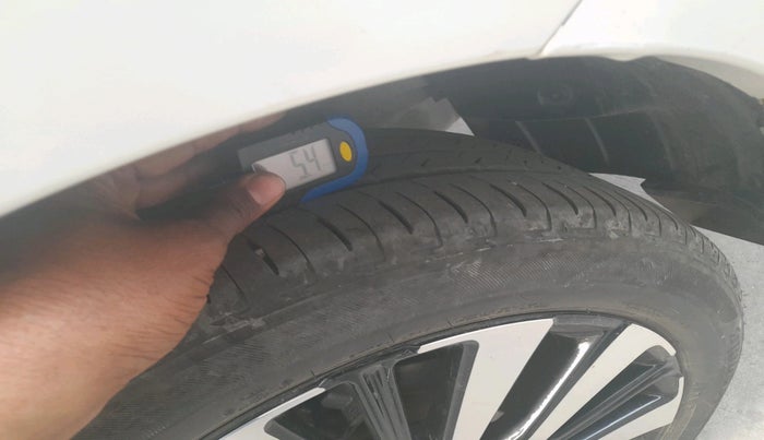 2024 Honda City EHEV ZX, Hybrid, Automatic, 15,941 km, tyre