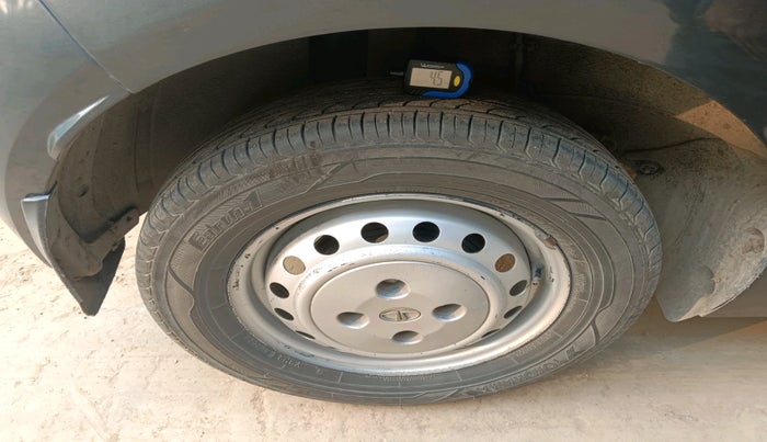 2021 Tata ALTROZ XM DIESEL, Diesel, Manual, 96,744 km, tyre