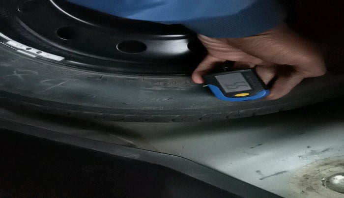 2015 Maruti Swift VDI, Diesel, Manual, 91,790 km, tyre