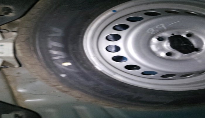 2016 Maruti Baleno SIGMA PETROL 1.2, Petrol, Manual, 1,28,629 km, tyre