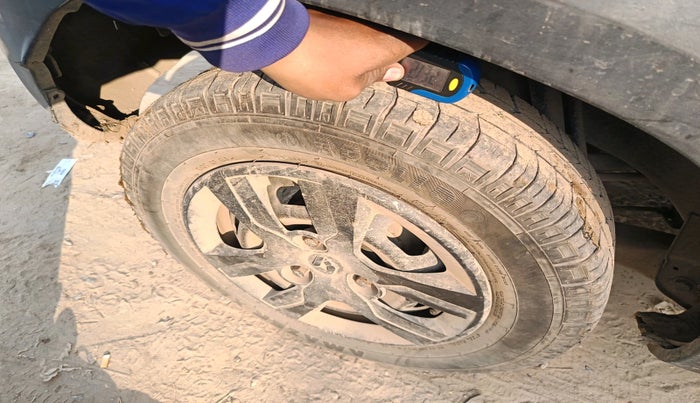 2018 Renault Kwid RXT 1.0 (O), Petrol, Manual, 58,144 km, tyre