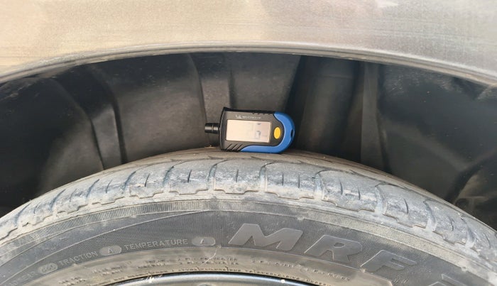 2021 Maruti Ertiga VXI SHVS, Petrol, Manual, 39,907 km, tyre