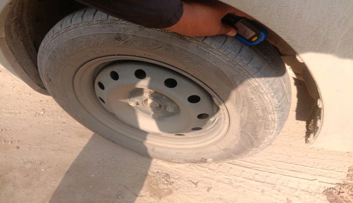 2017 Maruti Swift VDI, Diesel, Manual, 96,824 km, tyre