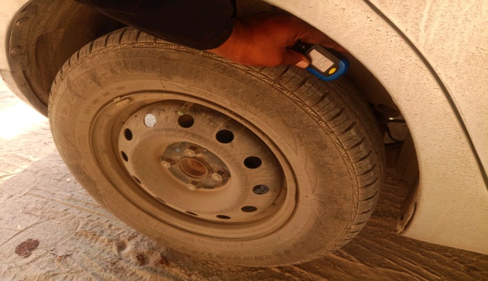 2017 Maruti Swift VDI, Diesel, Manual, 96,824 km, tyre