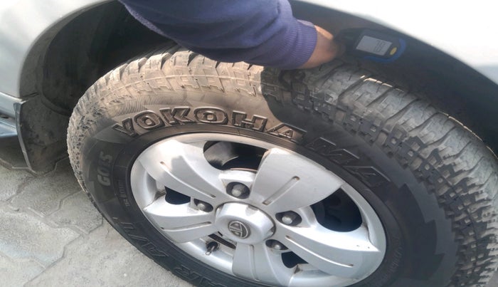 2017 Tata Safari Storme 2.2 VX 4X2, Diesel, Manual, 1,16,144 km, tyre