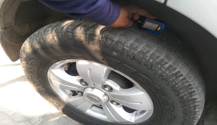 2017 Tata Safari Storme 2.2 VX 4X2, Diesel, Manual, 1,16,144 km, tyre