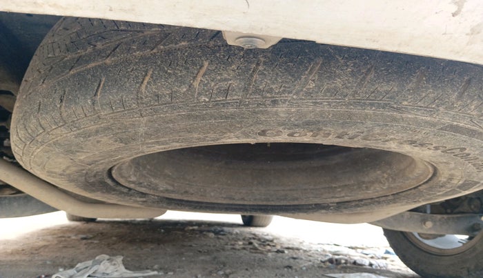 2016 Mahindra XUV500 W4, Diesel, Manual, 1,11,089 km, tyre