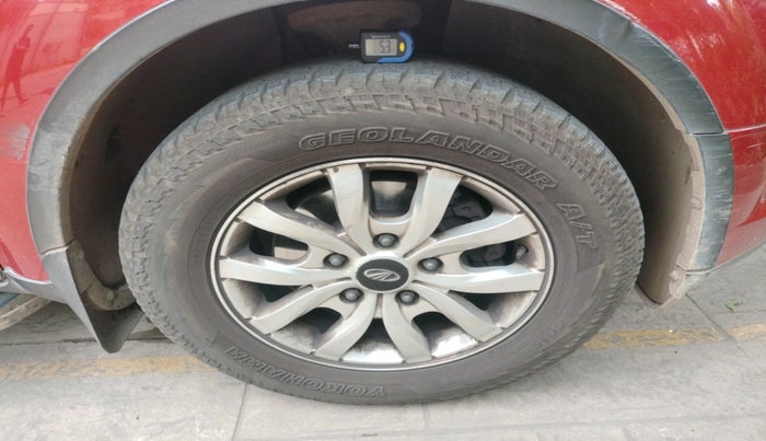 2016 Mahindra XUV500 W10 AT, Diesel, Automatic, 1,15,199 km, tyre