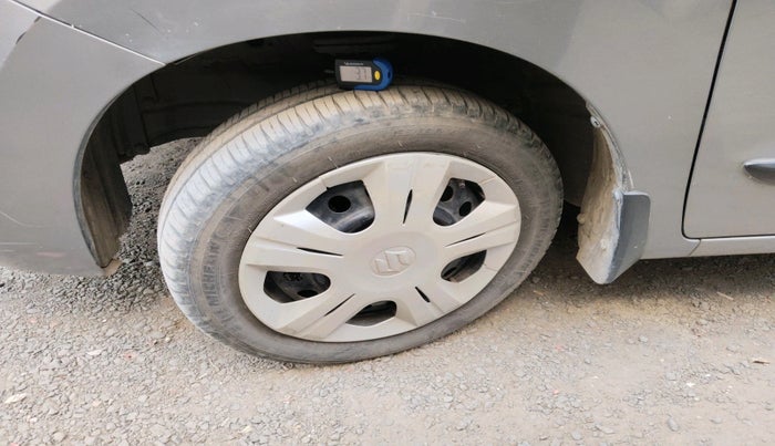 2013 Maruti Wagon R 1.0 VXI, Petrol, Manual, 42,125 km, tyre