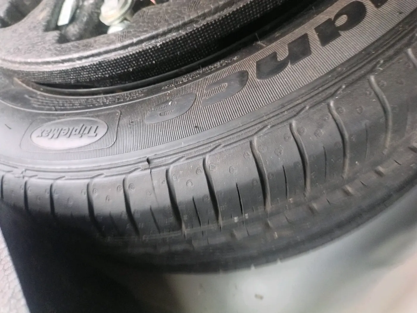 2019 Maruti Ciaz ALPHA  AT 1.5 SHVS PETROL, Petrol, Automatic, 1,34,882 km, tyre