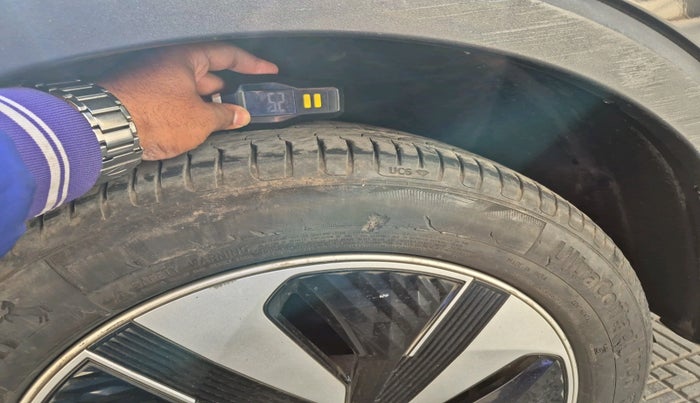 2023 MG ZS EV Exclusive Pro, Electric, Automatic, 35,450 km, tyre