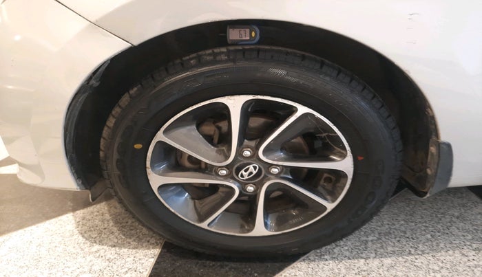 2017 Hyundai Grand i10 SPORTZ (O) AT 1.2 KAPPA VTVT, Petrol, Automatic, 84,353 km, tyre