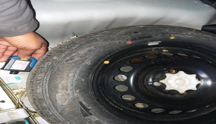 2017 Hyundai Grand i10 SPORTZ (O) AT 1.2 KAPPA VTVT, Petrol, Automatic, 84,353 km, tyre