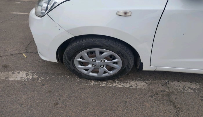 2017 Hyundai Grand i10 SPORTZ 1.2 KAPPA VTVT, Petrol, Manual, 1,00,292 km, tyre