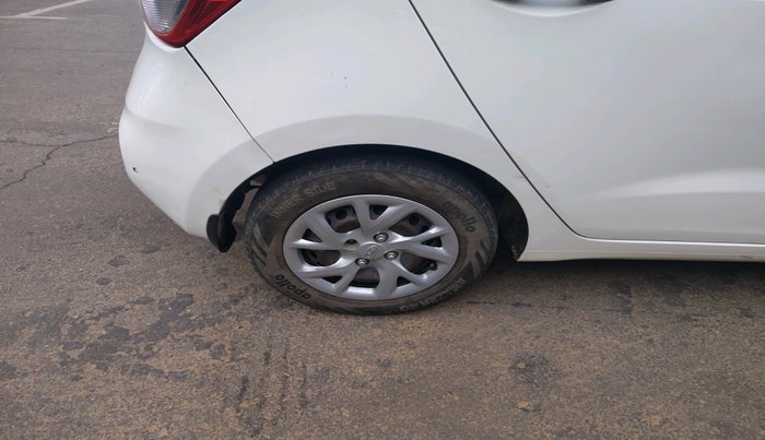 2017 Hyundai Grand i10 SPORTZ 1.2 KAPPA VTVT, Petrol, Manual, 1,00,292 km, tyre