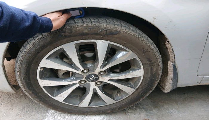 2013 Hyundai Verna FLUIDIC 1.6 VTVT SX, Petrol, Manual, 1,37,760 km, tyre