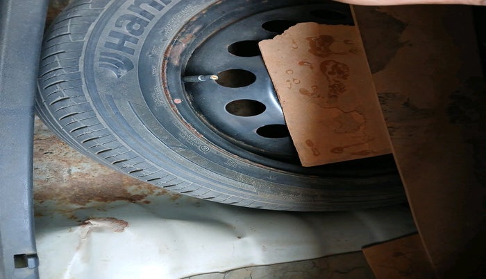 2013 Hyundai Verna FLUIDIC 1.6 VTVT SX, Petrol, Manual, 1,37,760 km, tyre