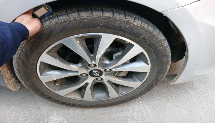 2013 Hyundai Verna FLUIDIC 1.6 VTVT SX, Petrol, Manual, 1,37,760 km, tyre