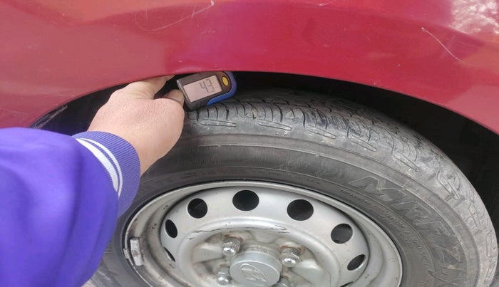 2014 Hyundai Eon ERA +, Petrol, Manual, 80,417 km, tyre