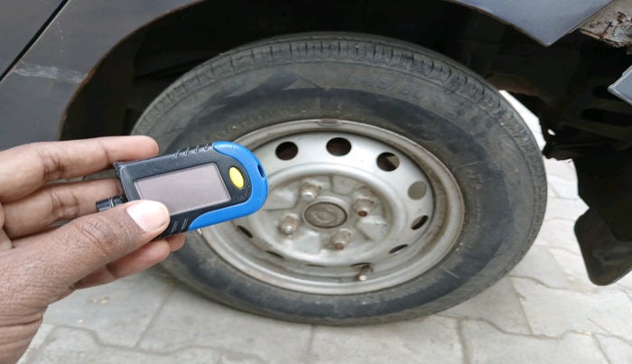 2012 Hyundai Eon ERA +, Petrol, Manual, 76,219 km, tyre