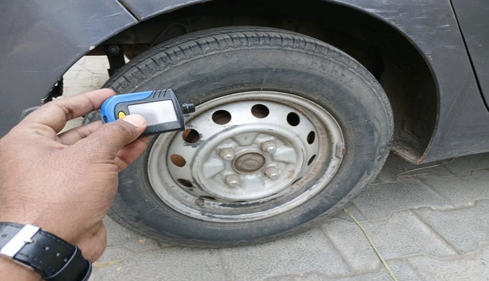 2012 Hyundai Eon ERA +, Petrol, Manual, 76,219 km, tyre